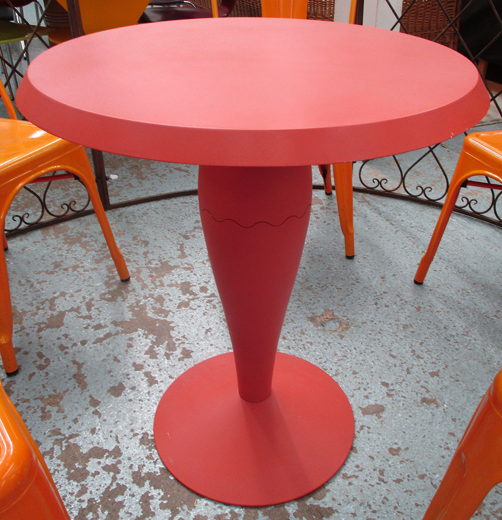 Tavolo Miss Balu di Philippe Starck per Kartell in vendita su Pamono