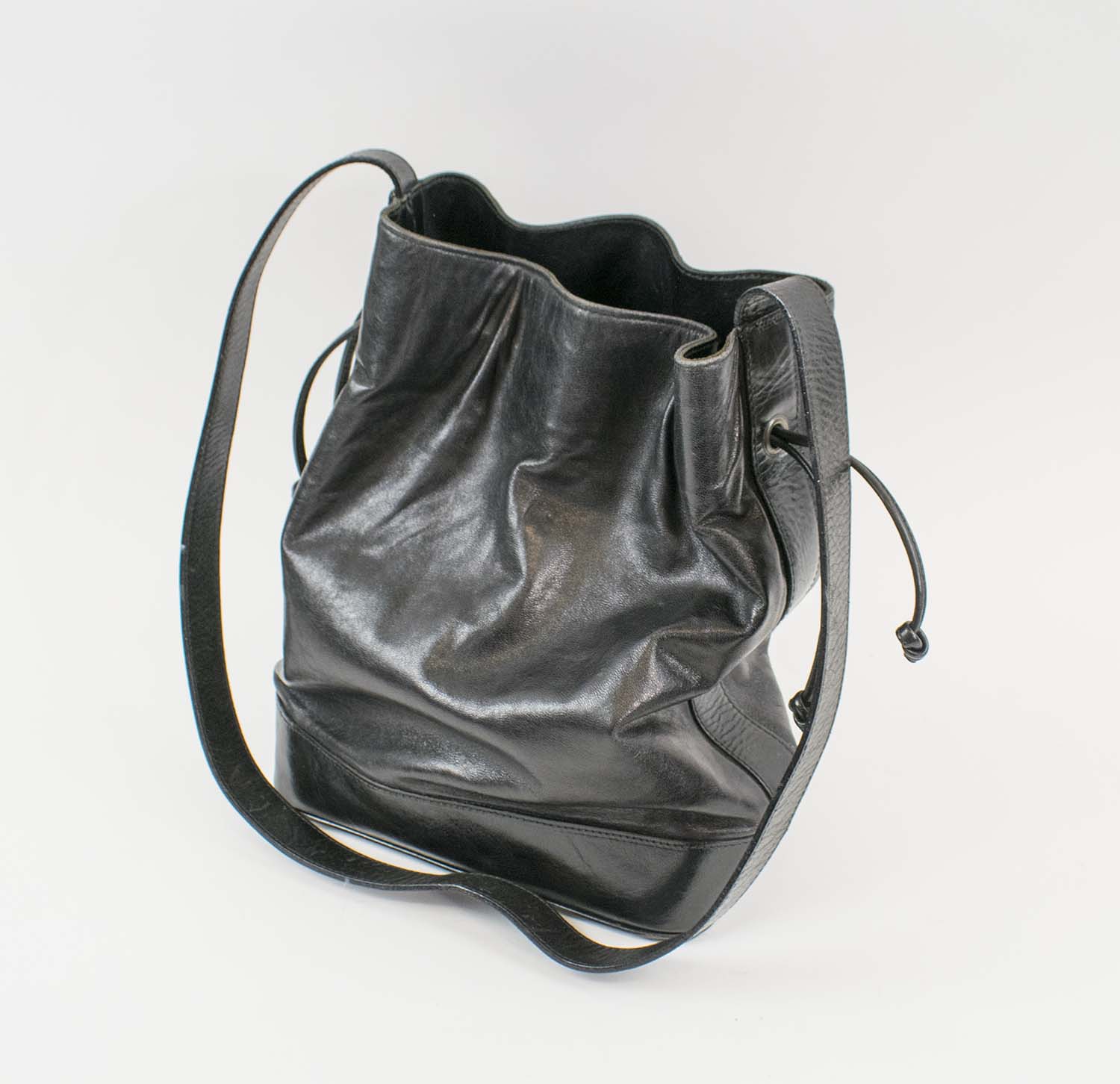 VINTAGE BALLY antique shoulder bag / Made In ITALY / chain bag