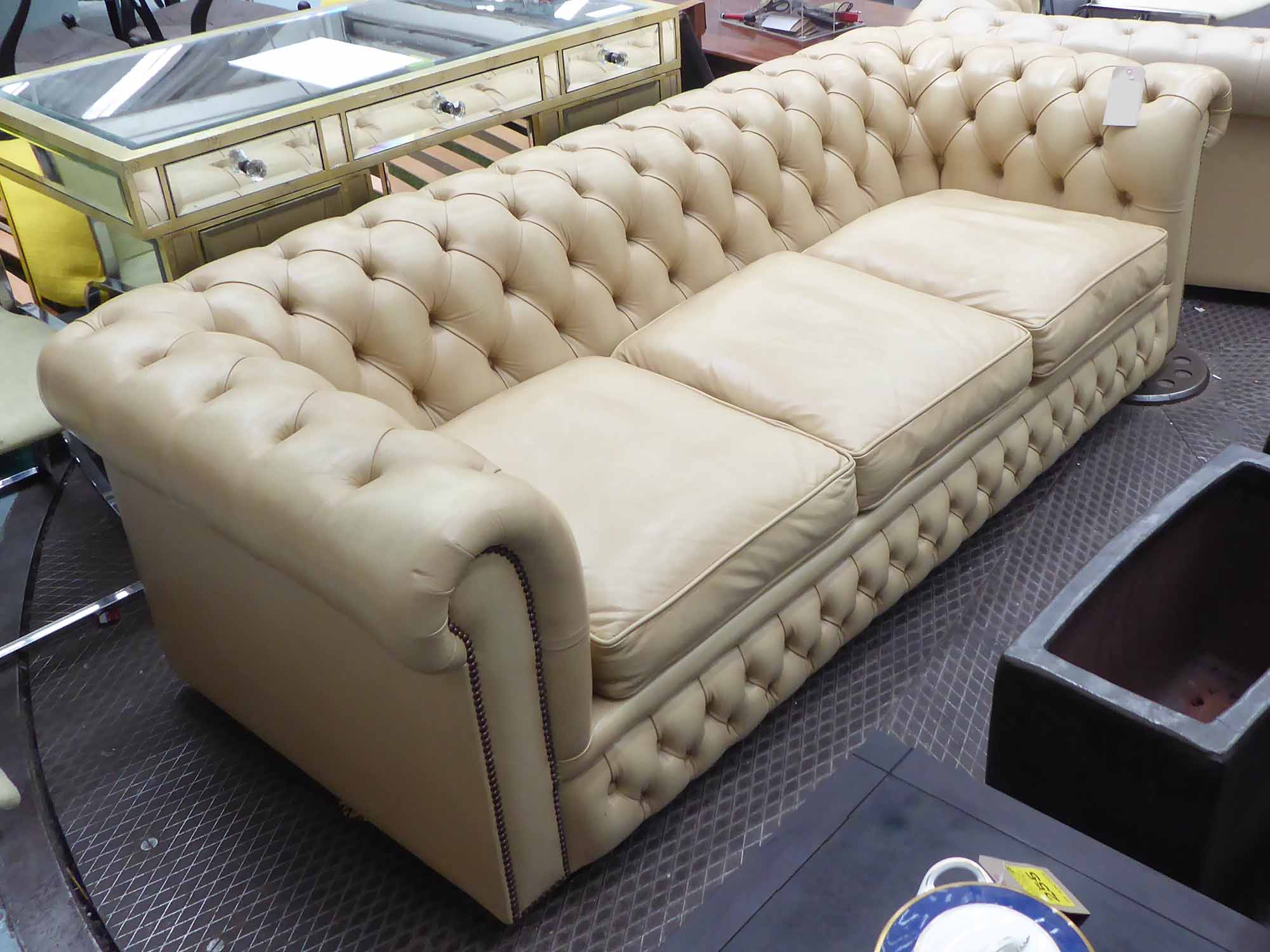 leather round chesterfield sofa