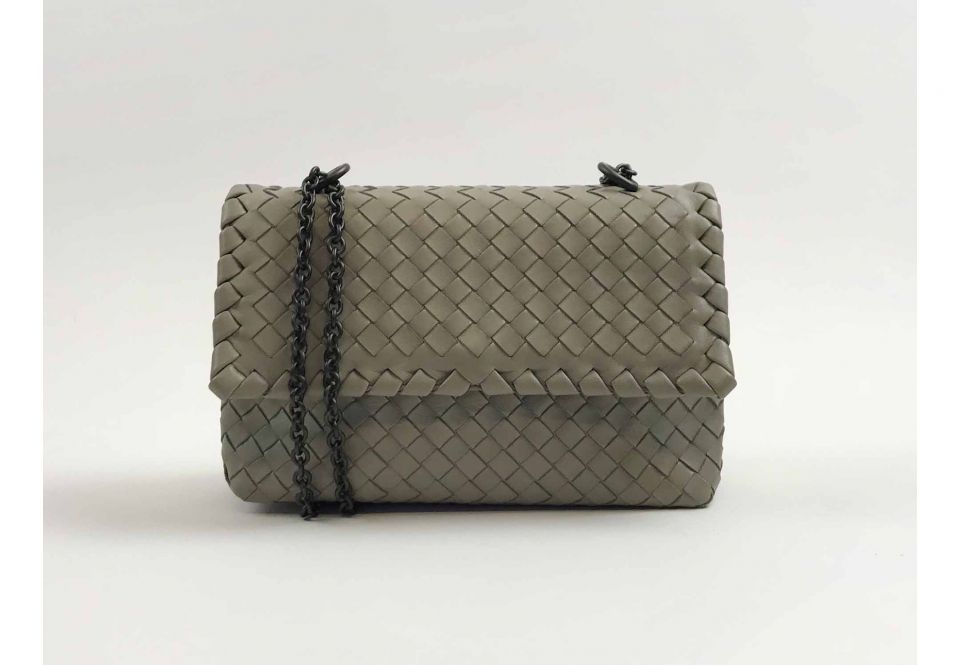 Bottega veneta intrecciato discount chain shoulder bag