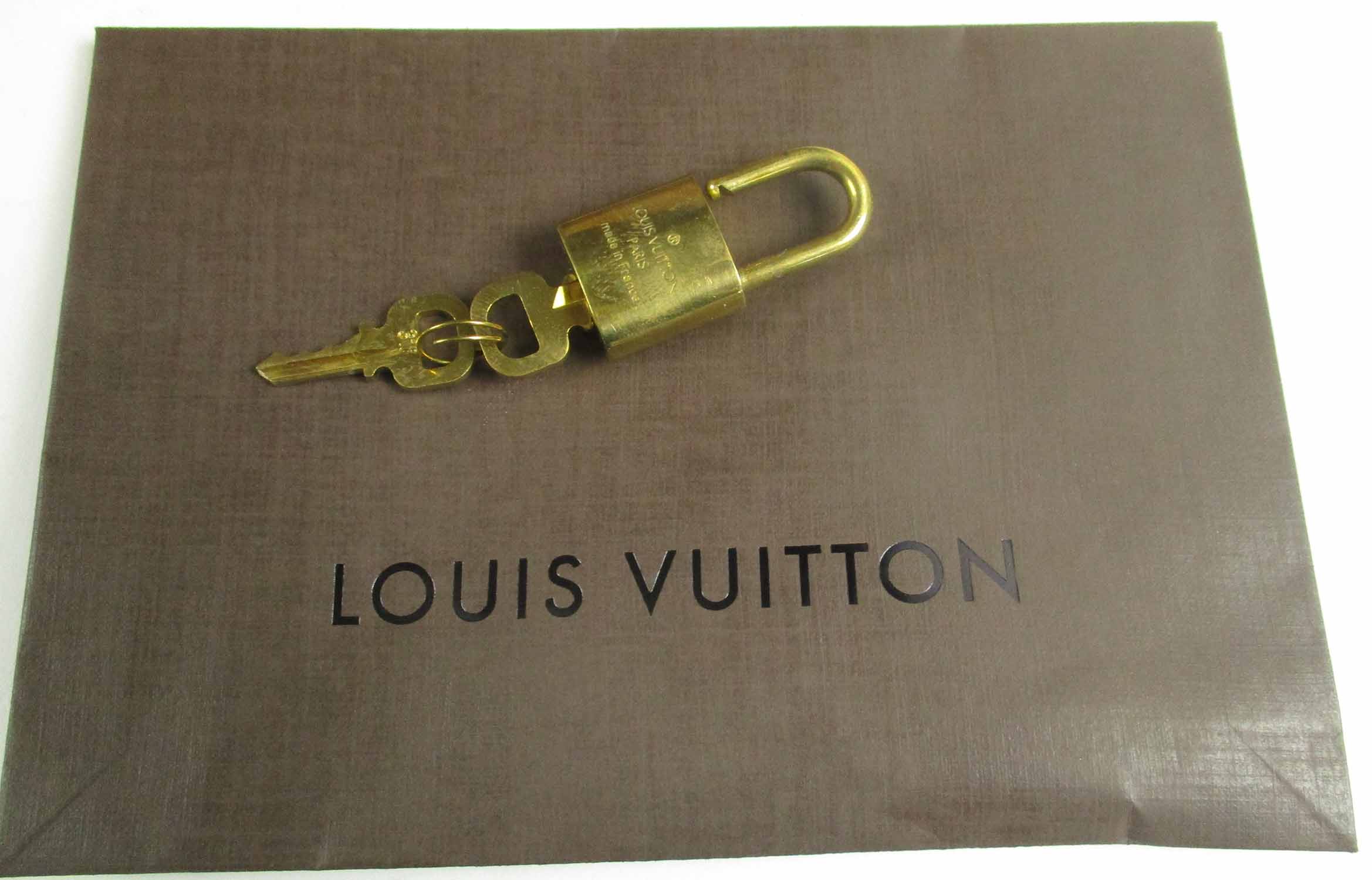 Louis Vuitton Sirius matkalaukku