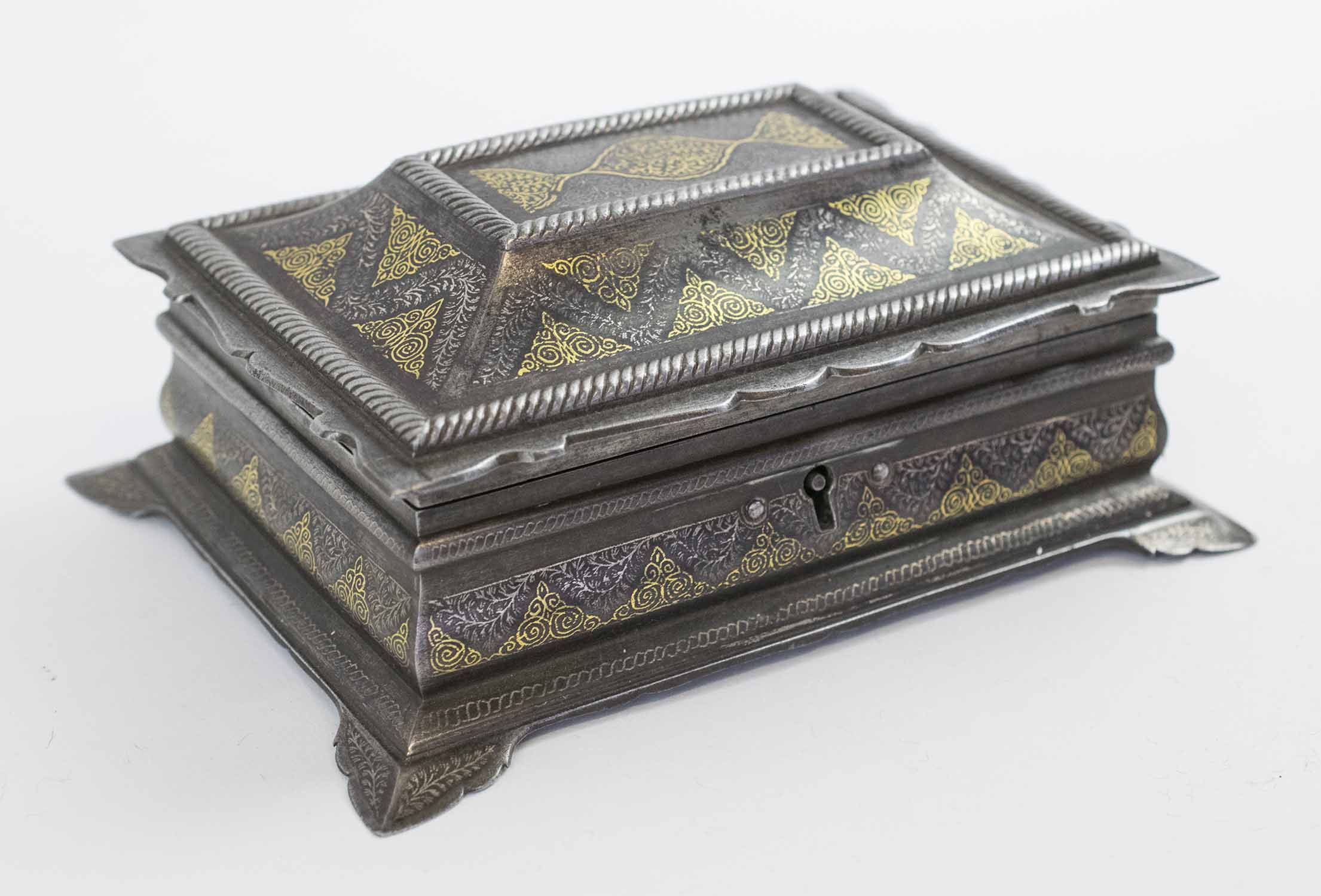 A FINE INDIAN GOLD AND SILVER INLAID STEEL BOX, 19th century of ...