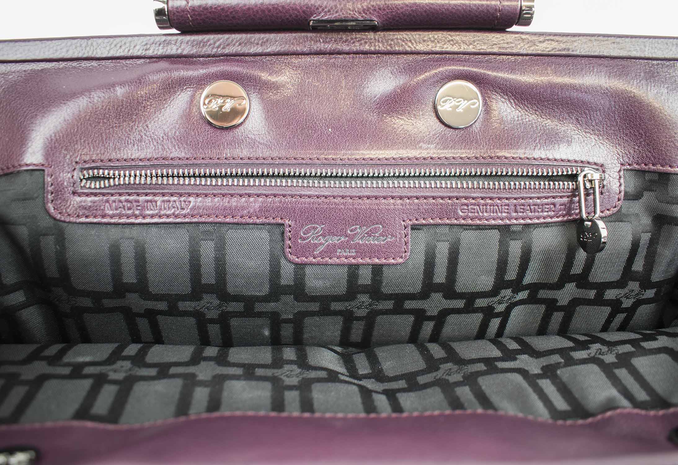 Black PU Leather Purse Handbag w/ Goldtone Hardware & Charm